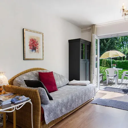 Zizi アパート シュトックアッハ